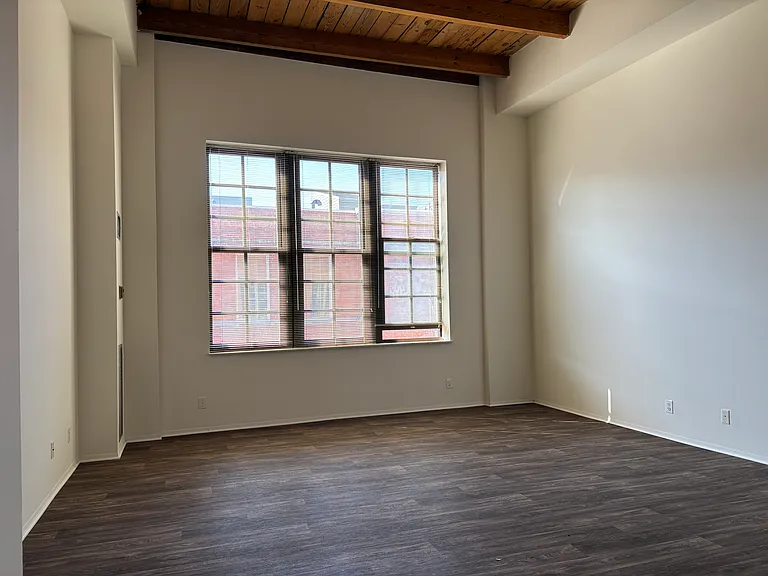 River Place Luxury Apartments — Photo 58