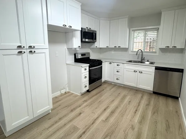 10817 Huston St #4, North Hollywood, CA 91601