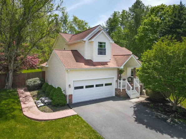 1525 Sleepy Hollow Rd, Christiansburg, VA 24073