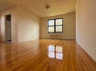 196-42 69th Ave #B, Fresh Meadows, NY 11365