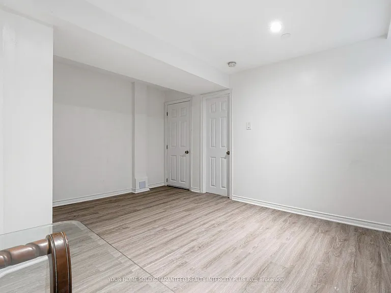 7 Storica Dr #BASEMENT — Photo 4