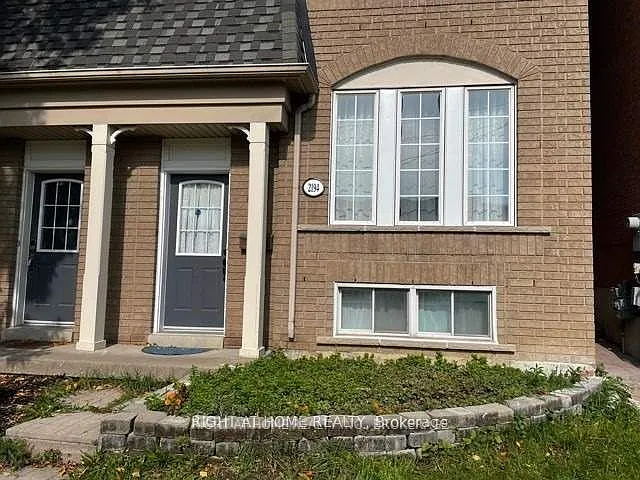 2194 Saint Clair Ave W — Photo 2