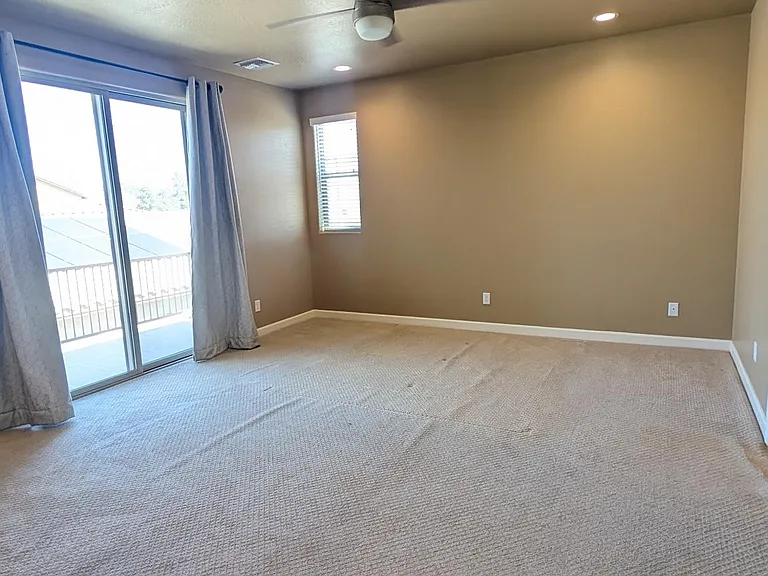 2119 E Kings Ave — Photo 16
