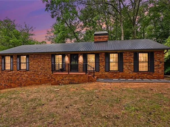 3318 Oak Ridge Rd, Summerfield, NC 27358