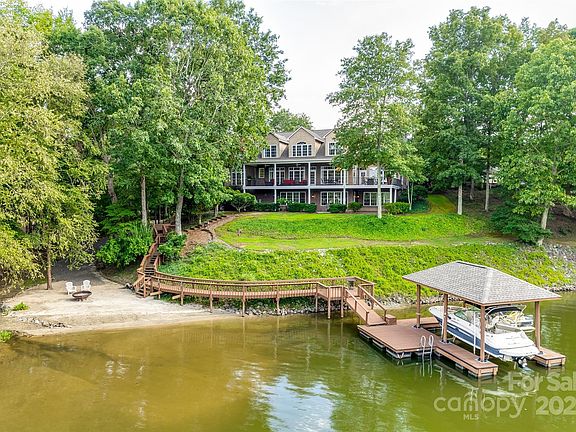 2nd image of 2892 Lake Wylie Dr