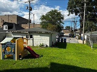 5th image of 2340 Walnut St