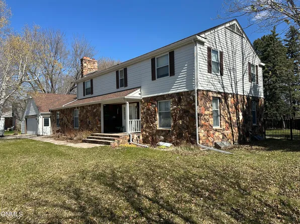 1337 2nd St SE, Jamestown, ND 58401