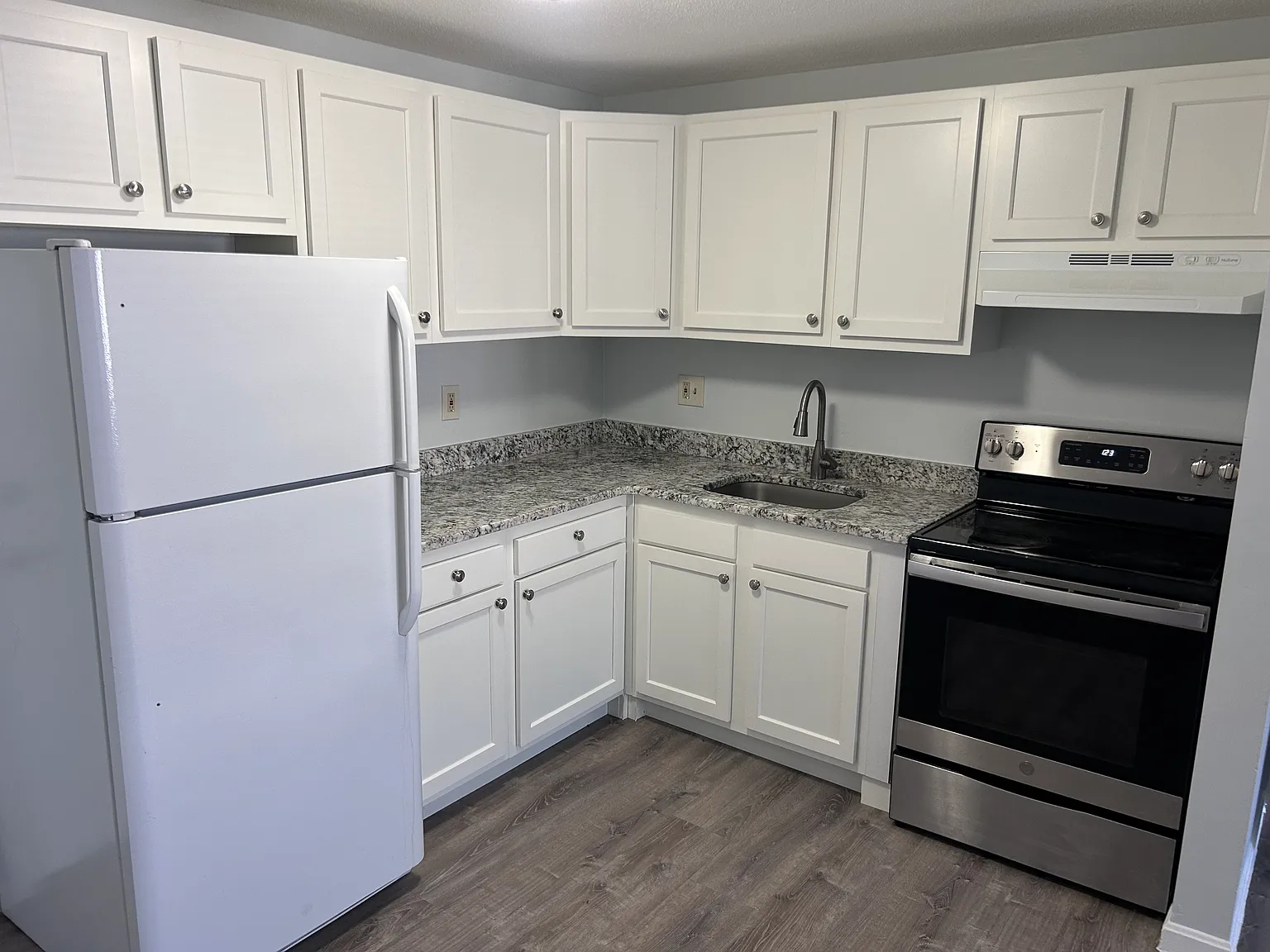 1 bed, 825 sqft, $1,650 — Photo 2