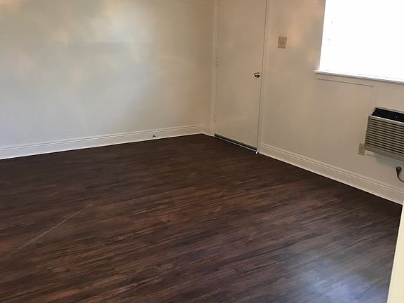 2nd image of 1401 Saint Andrew St APT 210