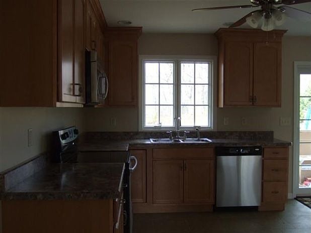 2nd image of 11 Vandenburg Ln