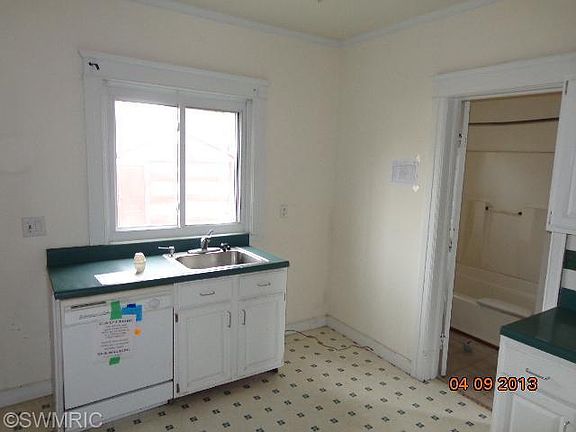 5th image of 91 McKinley Ave N