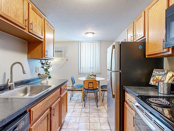 5th image of 624 Huron Blvd SE APT 101
