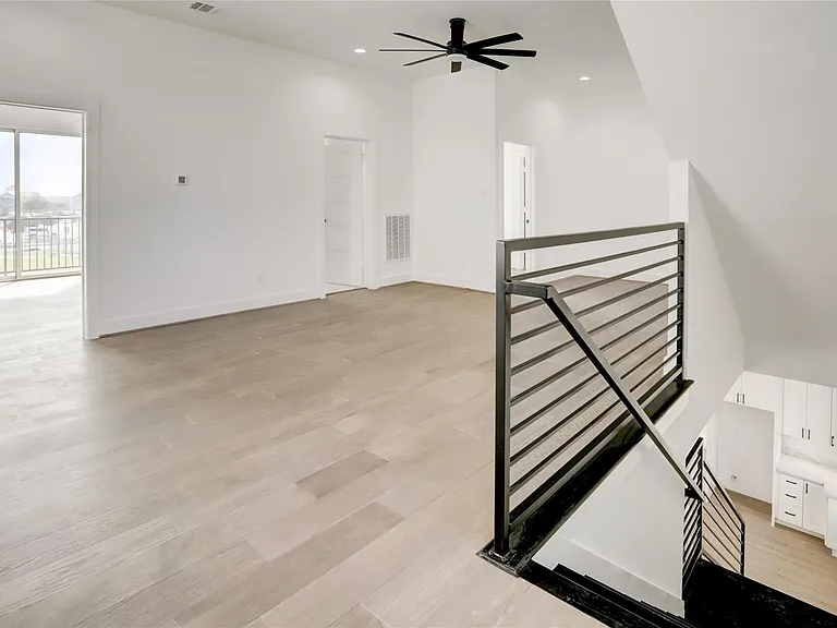 6816 Hartland Ave — Photo 18