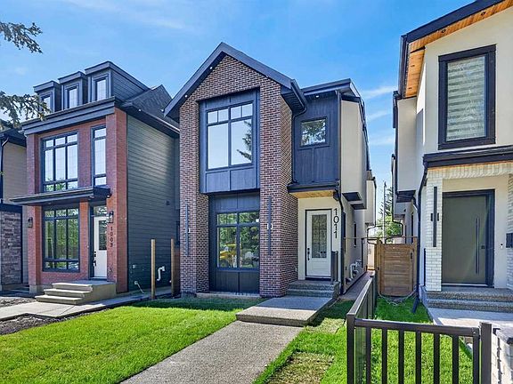 2nd image of 1011 N 18th Ave NW