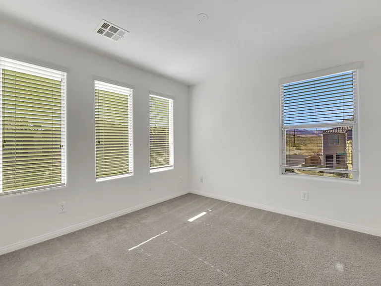 9366 Fitzwilliam Ave — Photo 12