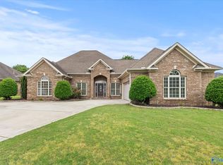 2201 Martinwood Ln SW, Decatur, AL 35603