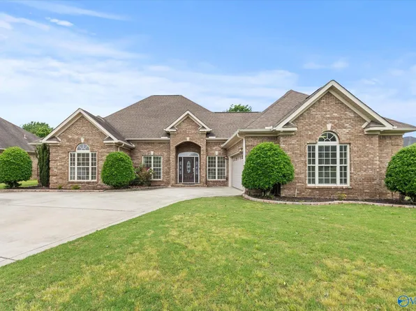 2201 Martinwood Ln SW, Decatur, AL 35603