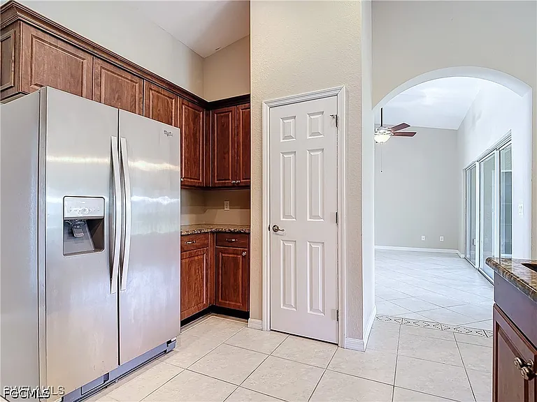 1726 Trafalgar Pkwy — Photo 9