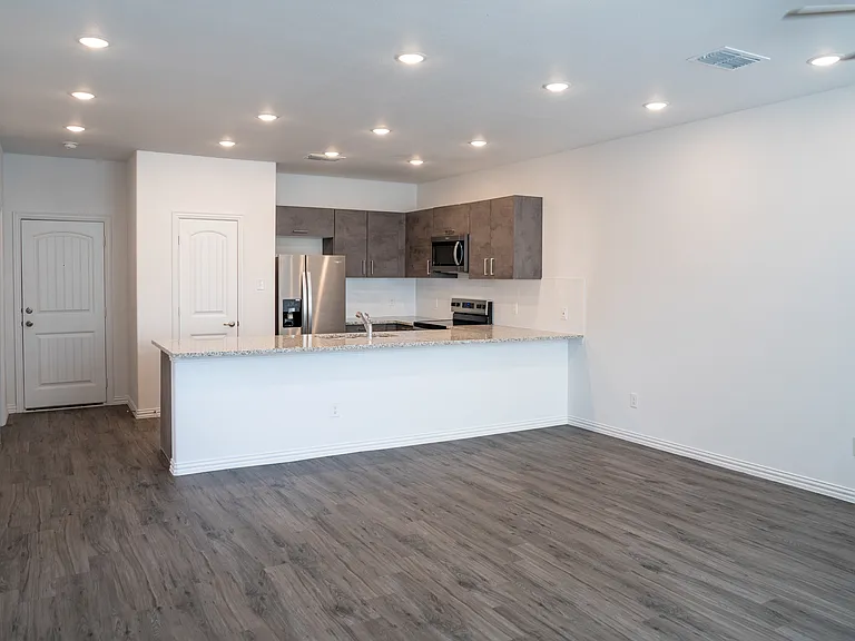 2949 Aiden Ln — Photo 6