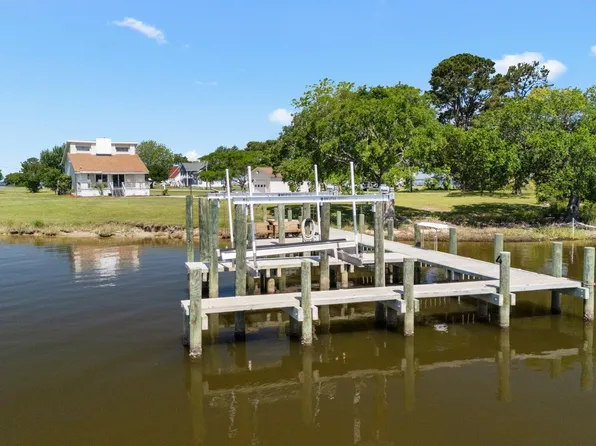 1005 Paradise Drive, Havelock, NC 28532
