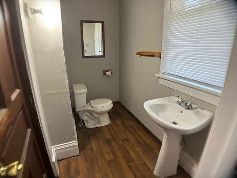 1010 N Elmwood Ave — Photo 7