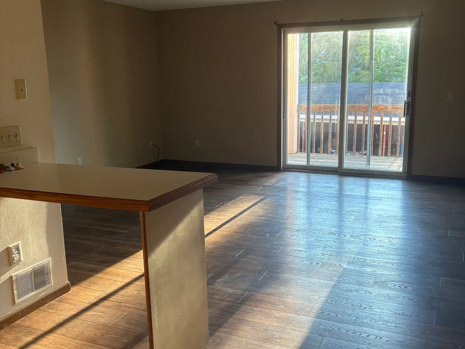 2 bed, $995 — Photo 3