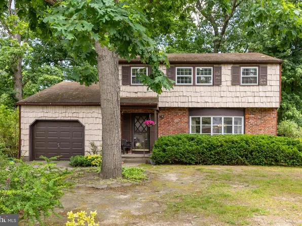 31 Silver Birch Rd, Turnersville, NJ 08012