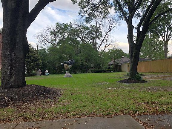5th image of 8521 Westview Dr