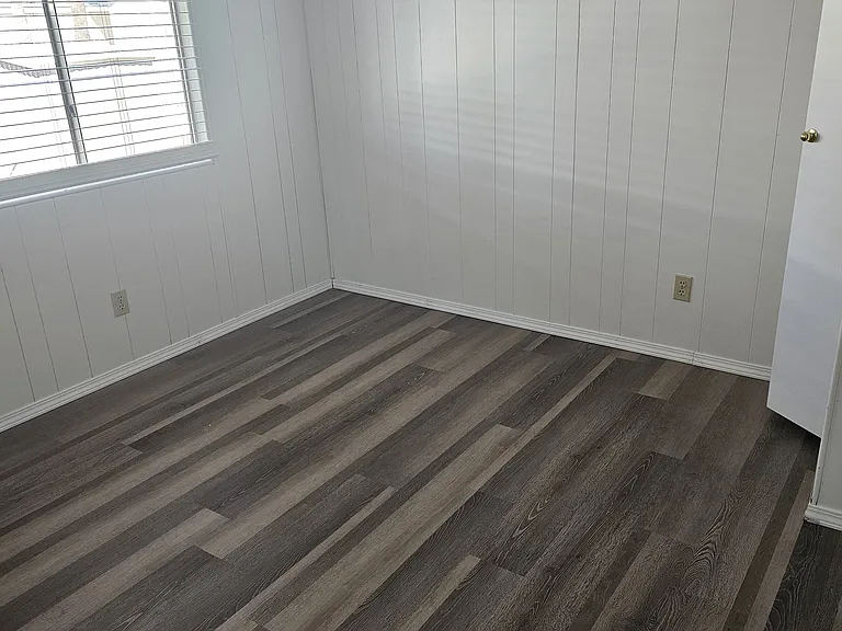 9501 E Broadway Rd — Photo 8
