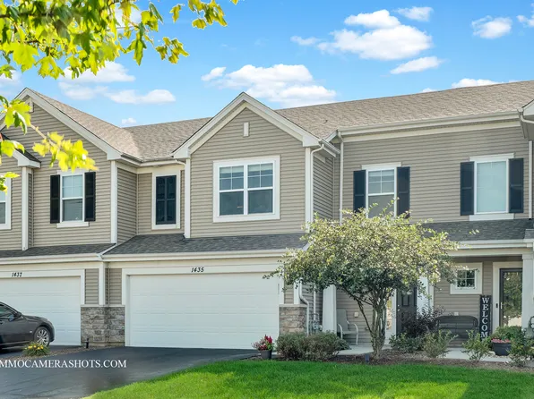 1435 Lighthouse Ln, Pingree Grove, IL 60140