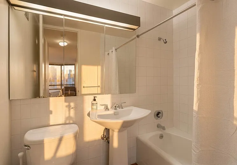 525 E 72nd St #17FG — Photo 11