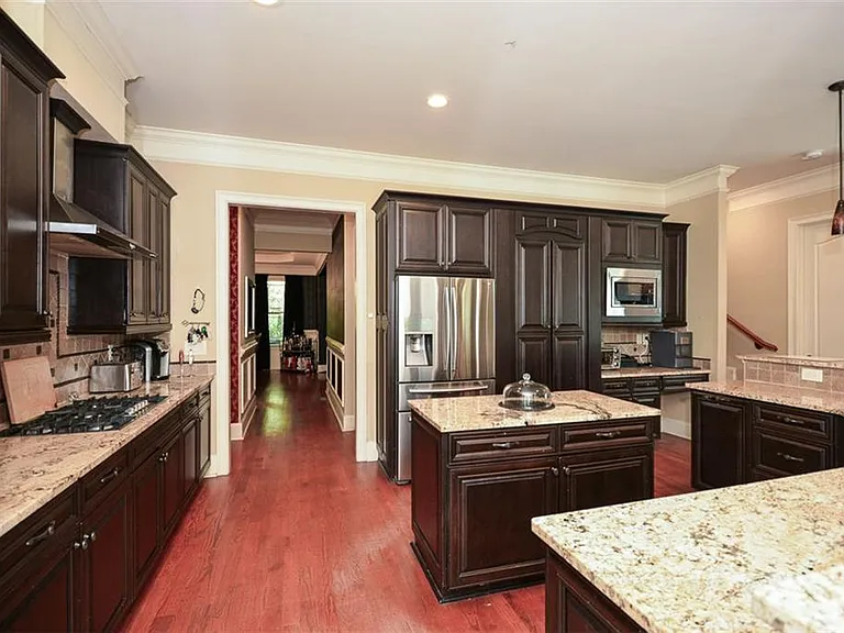 2210 Spalding Dr — Photo 34