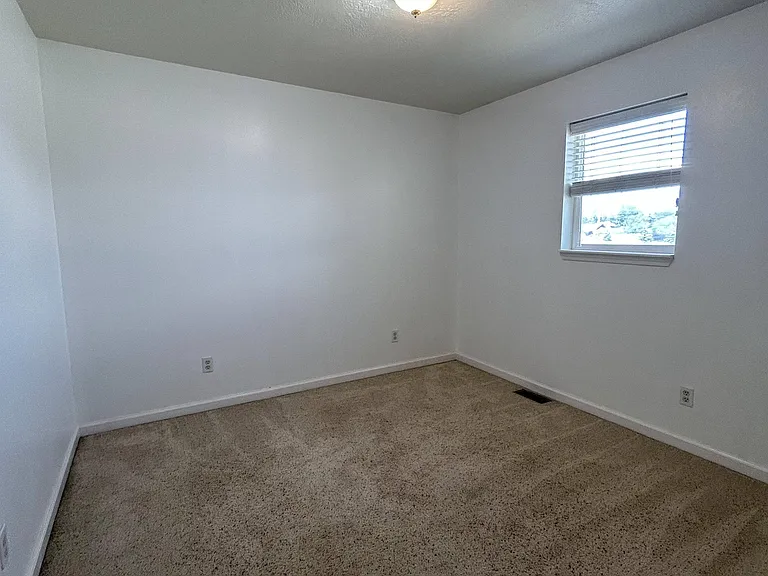 320 S Ashley Ave — Photo 18