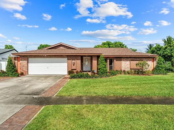 1384 Scottsdale Road E, West Palm Beach, FL 33417