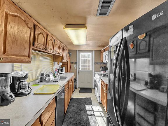 3rd image of 30260 Dover Rd