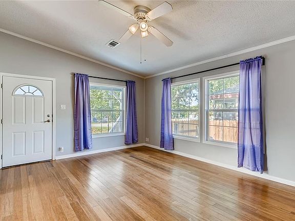 3rd image of 103 W Eggleston St