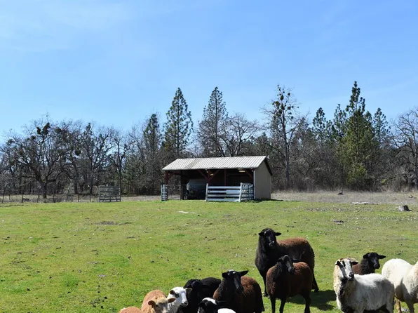 10569 Hannon Rd, Eagle Pt, OR 97524