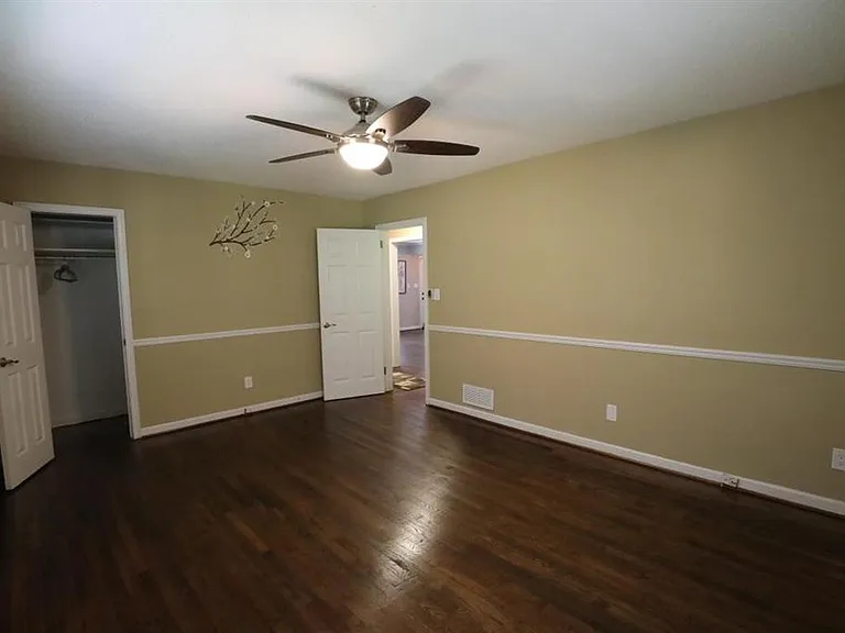 6075 Harleston Rd — Photo 14