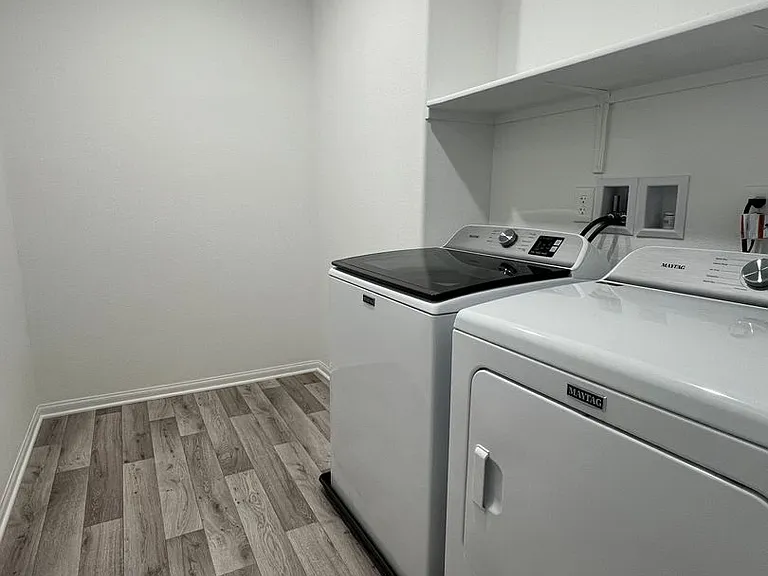 7668 Loftwood Ave — Photo 29