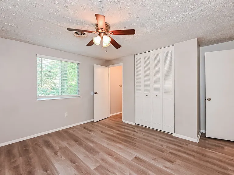 1860 Suwanee Ridge Ct — Photo 9