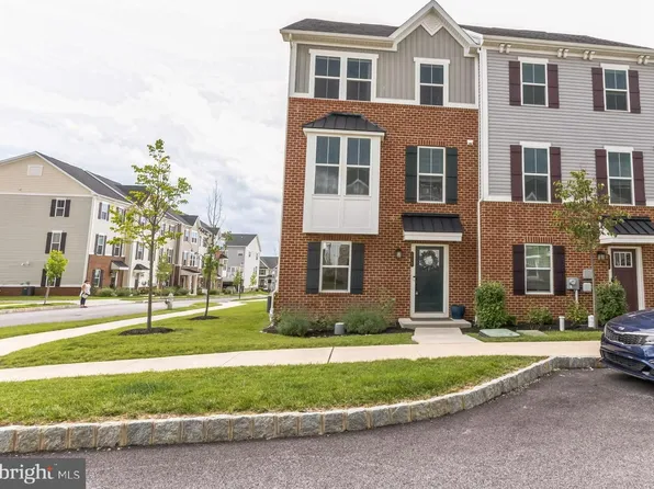 516 Holywell Dr, Malvern, PA 19355