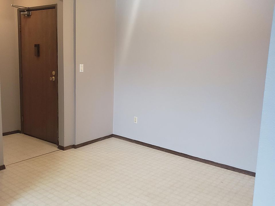 1st image of 408 McKay Ave S APT 18