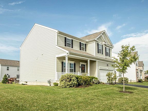 2nd image of 223 Weeping Willow Run Dr