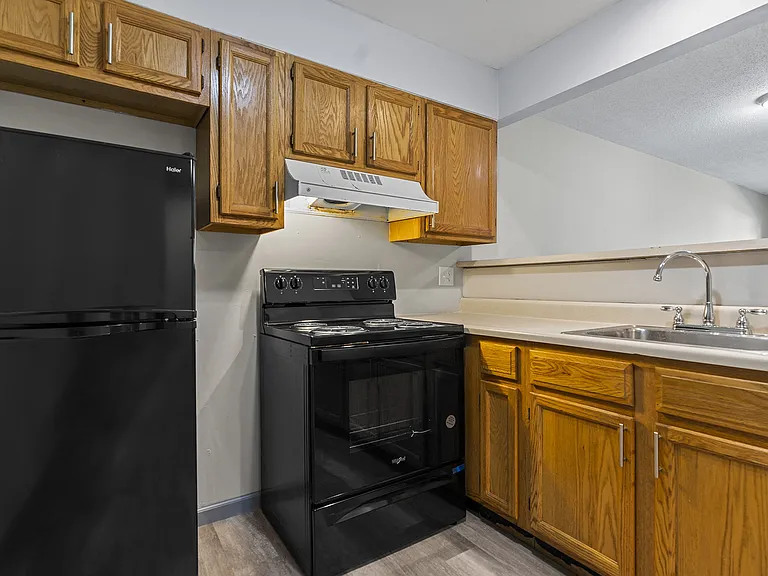 The Hill Apartments — Photo 3