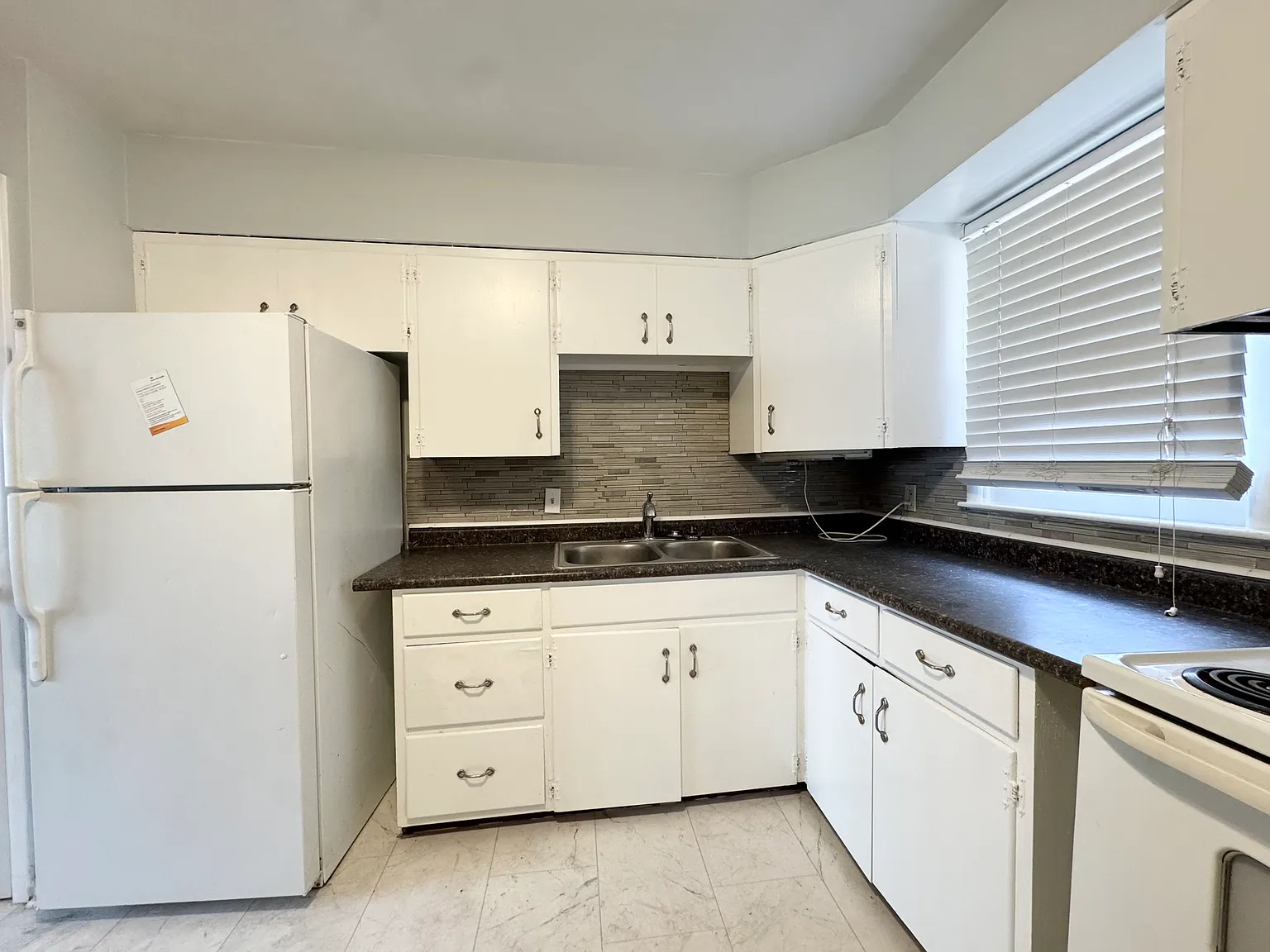 2 bed, 850 sqft, $980 — Photo 4