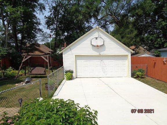 4th image of 1616 N Winnebago St