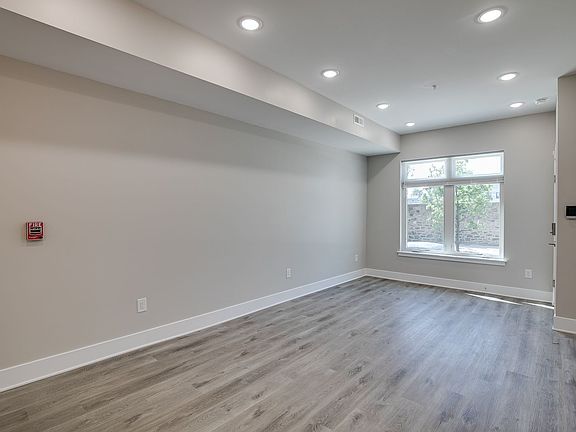 4th image of 2019 N College Ave #1