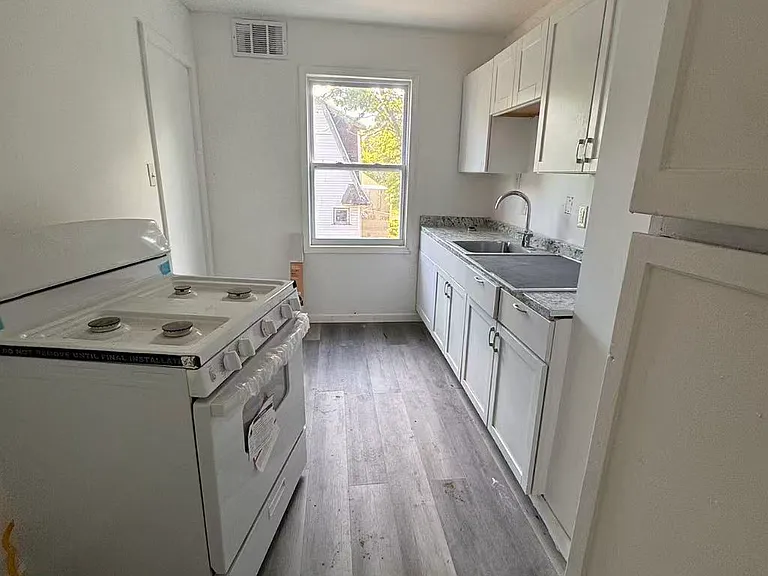 13413 Evanston St #2 — Photo 10