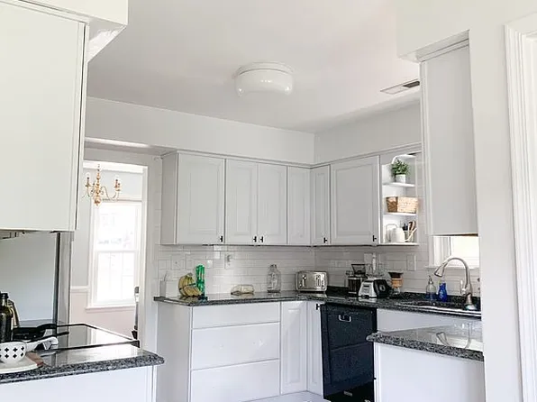 1956 Heather Glen Rd, Charlottesville, VA 22911
