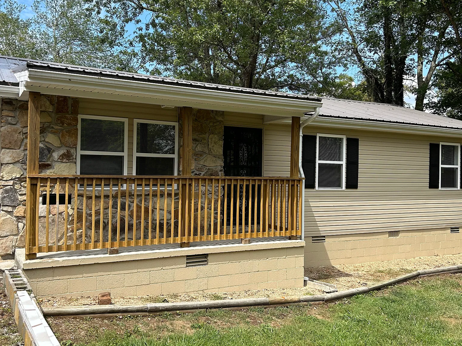 3 bed, 1.5 bath, 1100 sqft, $1,400 — Photo 1